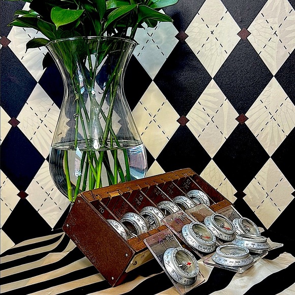 Vintage Compasses Set of 12 Silva in Wooden Box – Classic Scout Gear Collectible - Picture 7 of 16